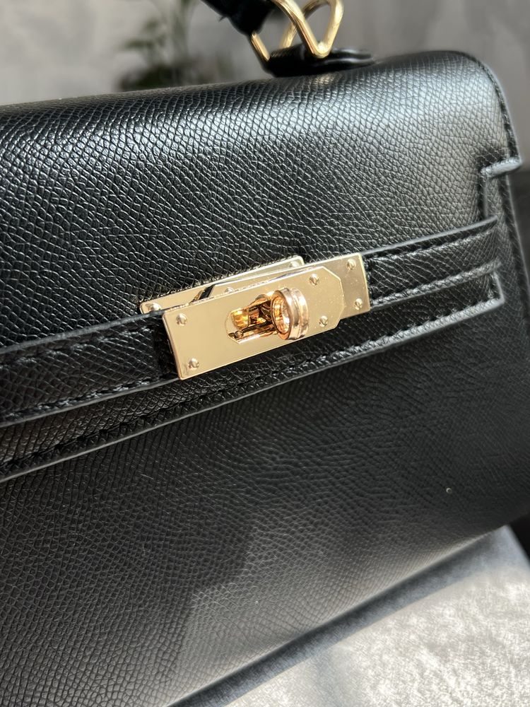 Сумочка в стилі hermes чорна