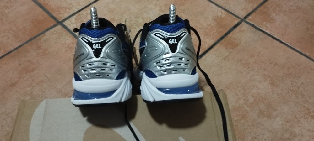 Asics Kayano-14 silver blue