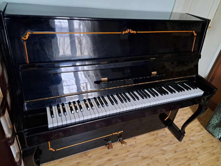 Піаніно «Україна» — відмінний стан, чистий звук