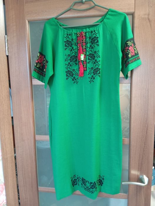 Жіноча сукня вишиванка