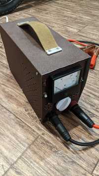 Пристрій для зарядки і відновлення акумуляторів 0-28V 0-20A