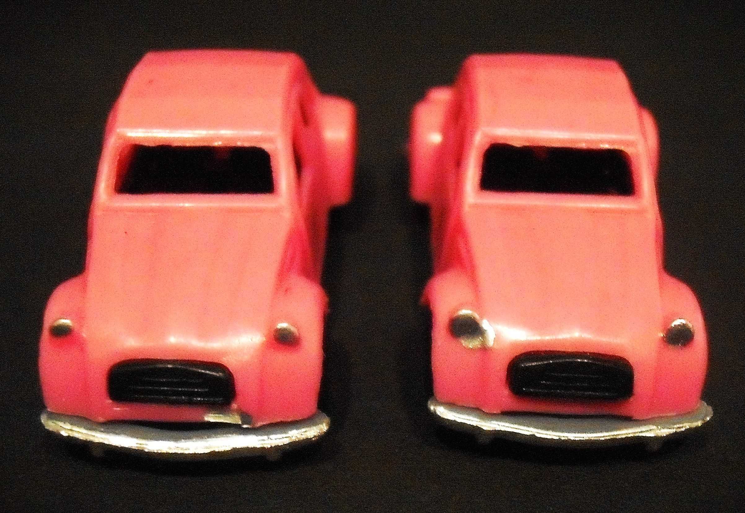 2 x Citroen 2 CV escala HO em plástico