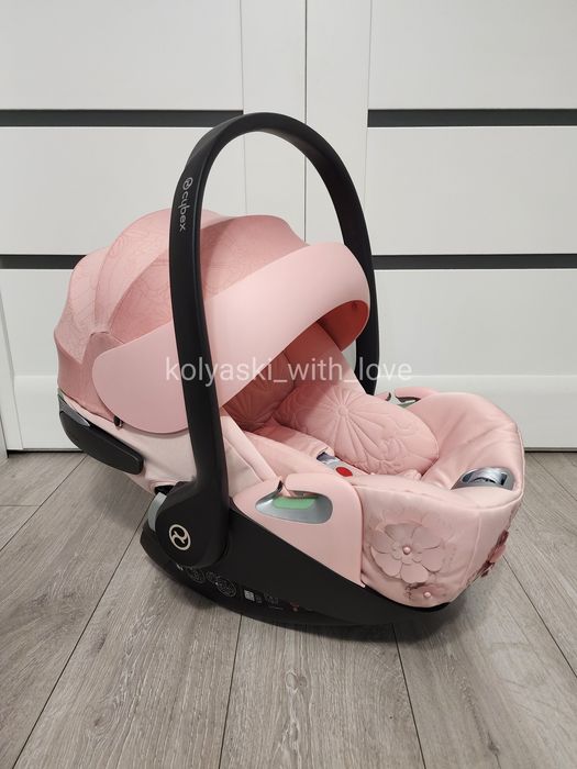 Як нове! Найновіша модель Cybex Cloud T рожеве з квітами Сайбекс