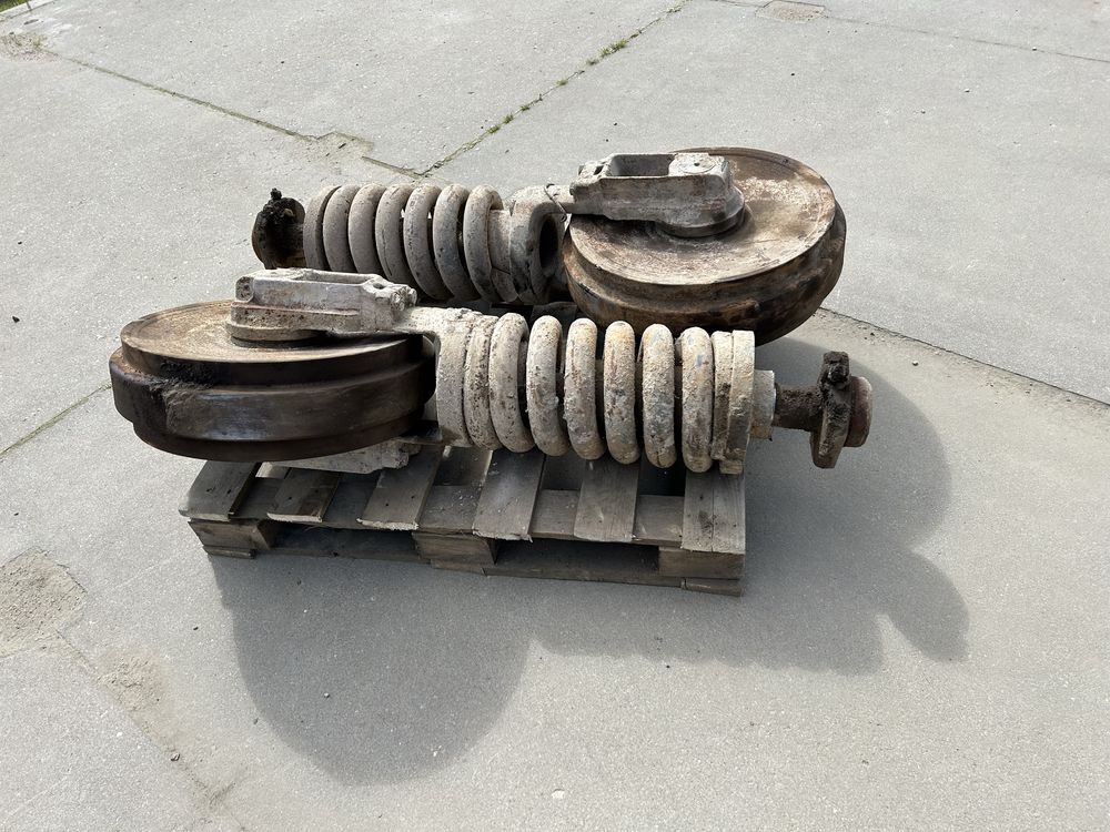 Koło napinajace komatsu PC240