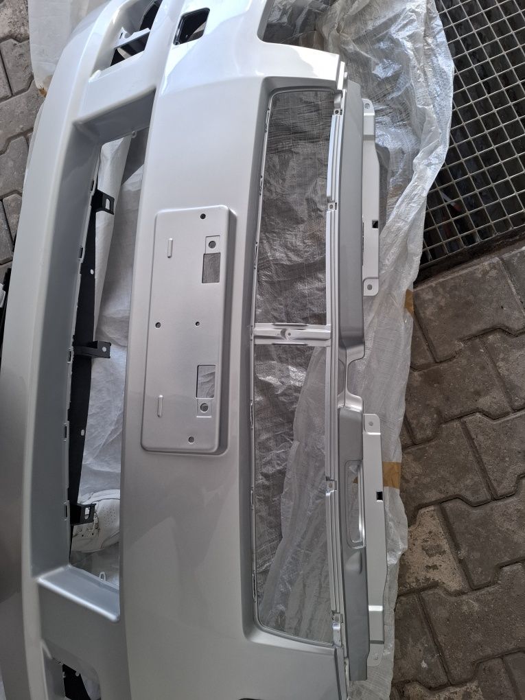 Zderzak przedni Suzuki Swift 2008r przed lift