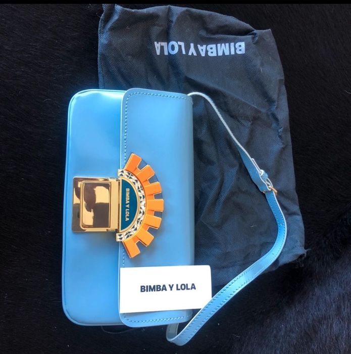 Carteira de ombro  / clutch couro envernizado Bimba y Lola