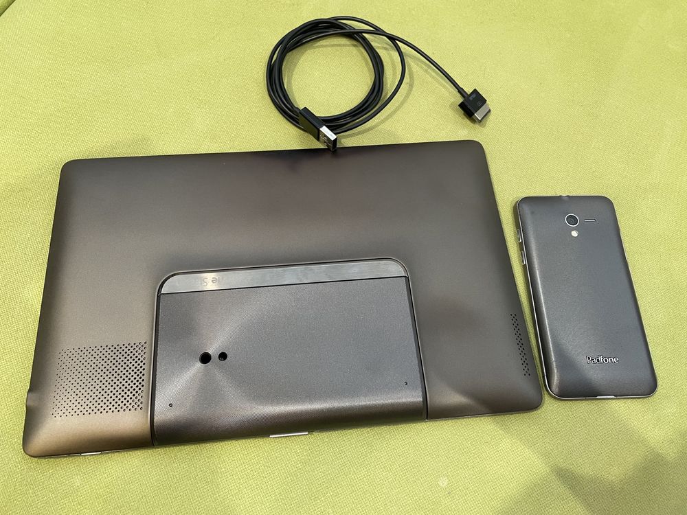 Asus Padfone 2  2-in-1