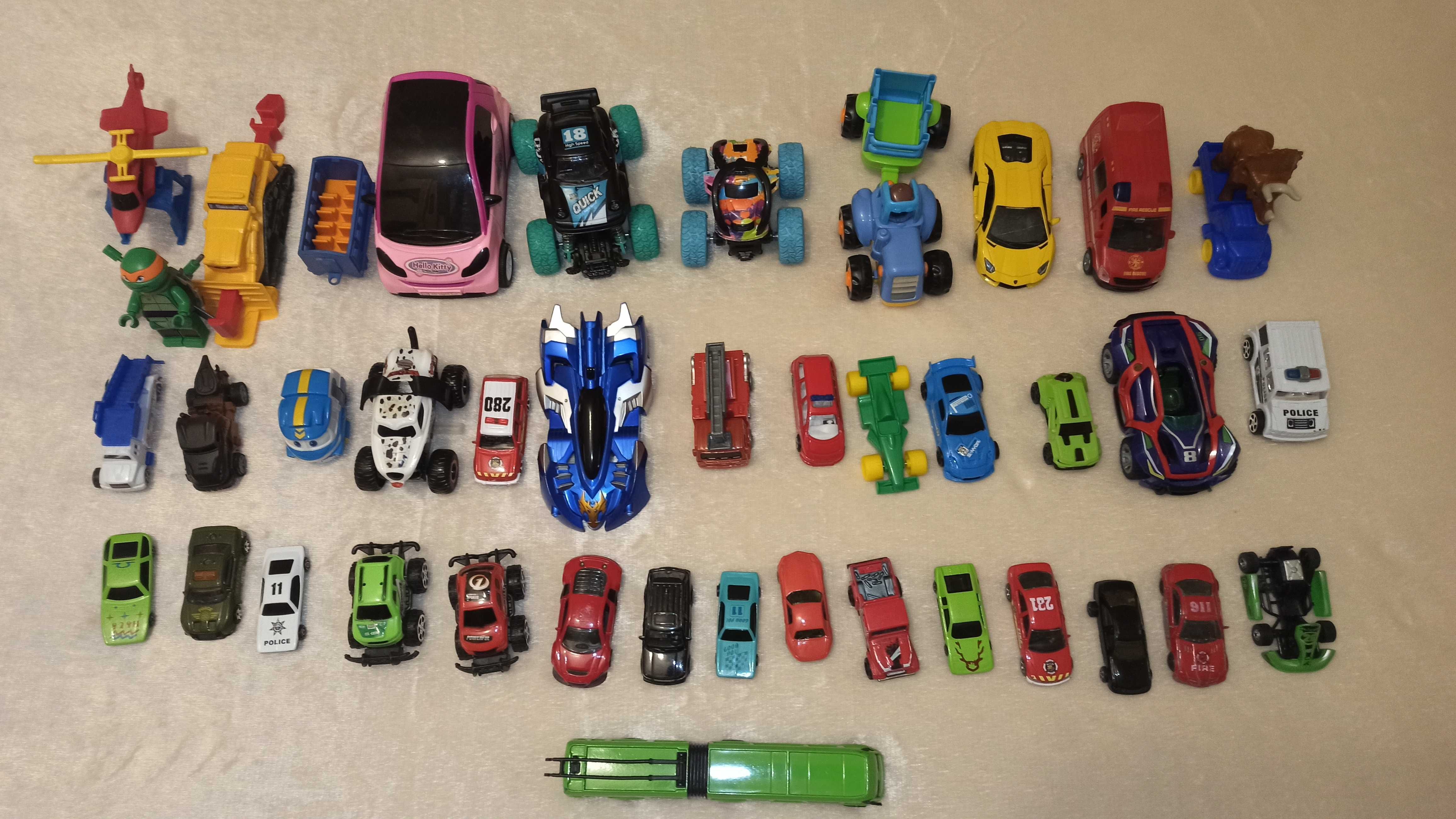 Машинки игрушечные разные 40 штук