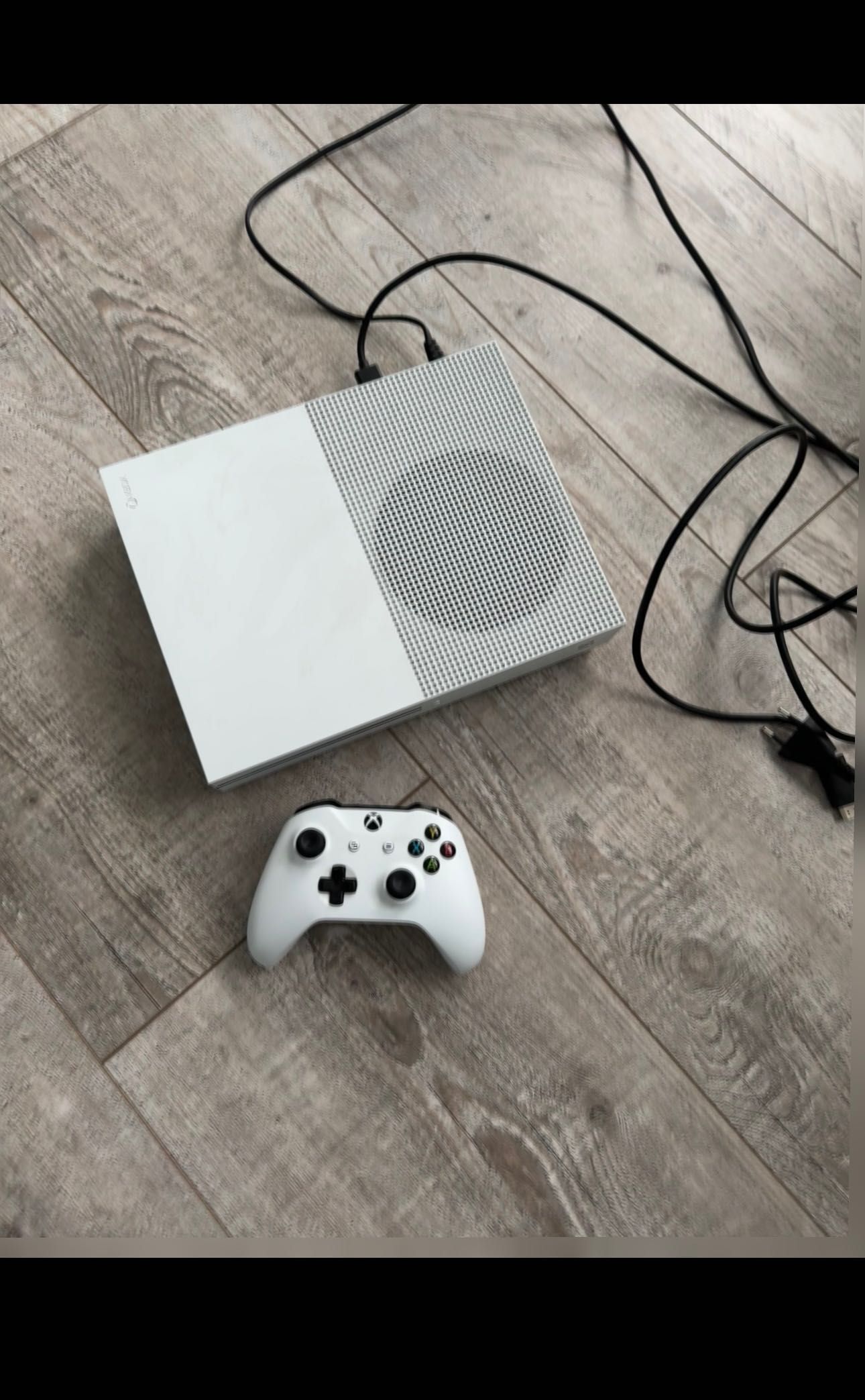 Konsola Xbox One S z grami