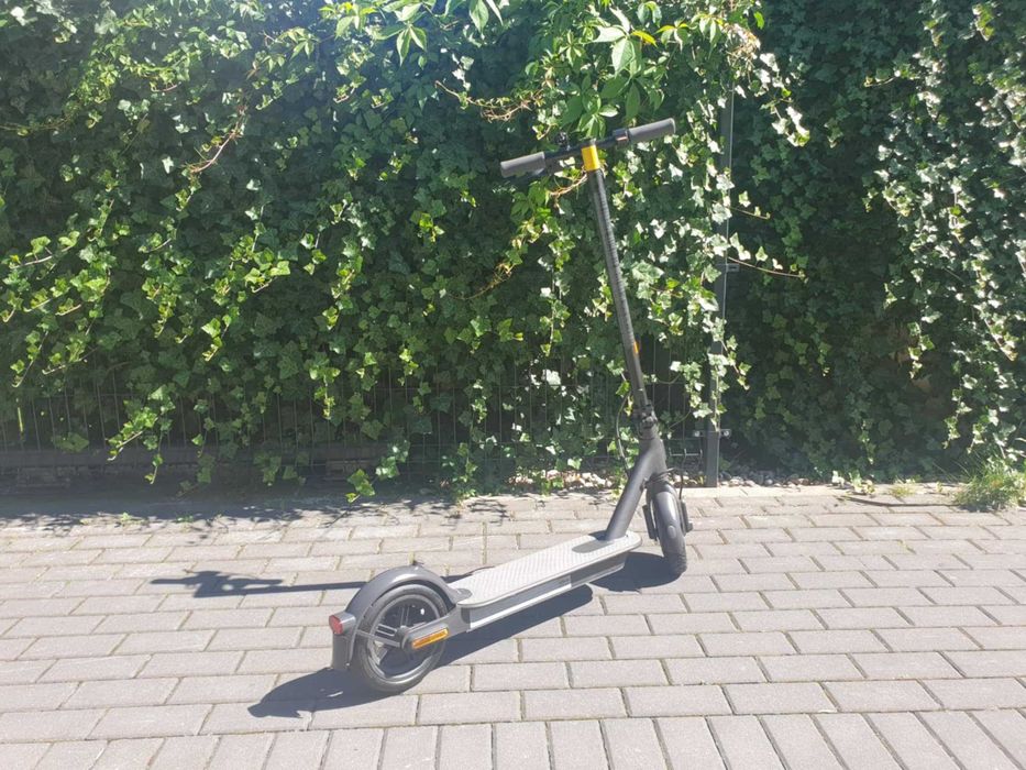 Mi Electric Scooter Essential