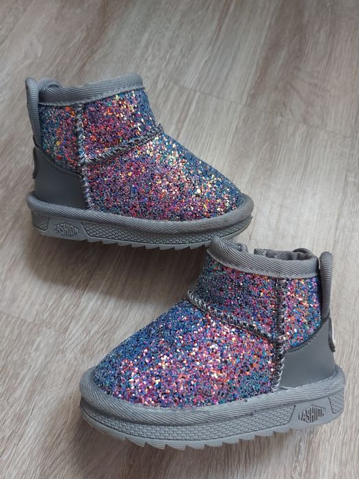 Зимові модні яскраві уггі!! Розмір 22, устілка 13-13,5 см..