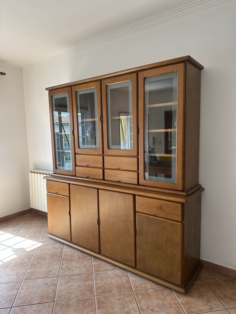 Armário de sala ou móvel de cozinha/louceiro em madeira maciça