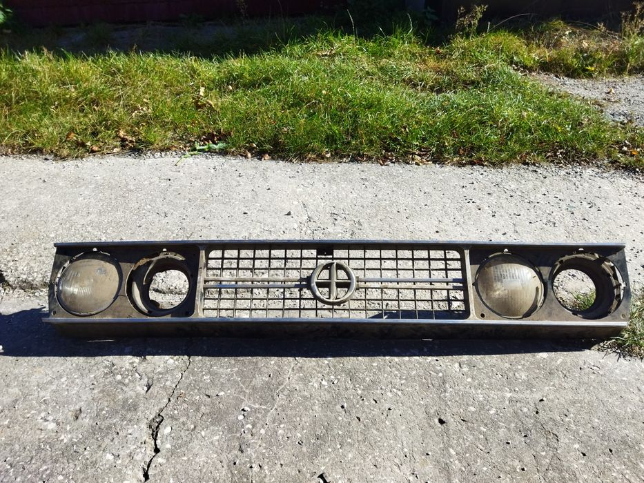 Atrapa grill polonez borewicz emblemat znaczek fso