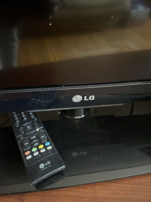 Telewizor LG 42,5 cala