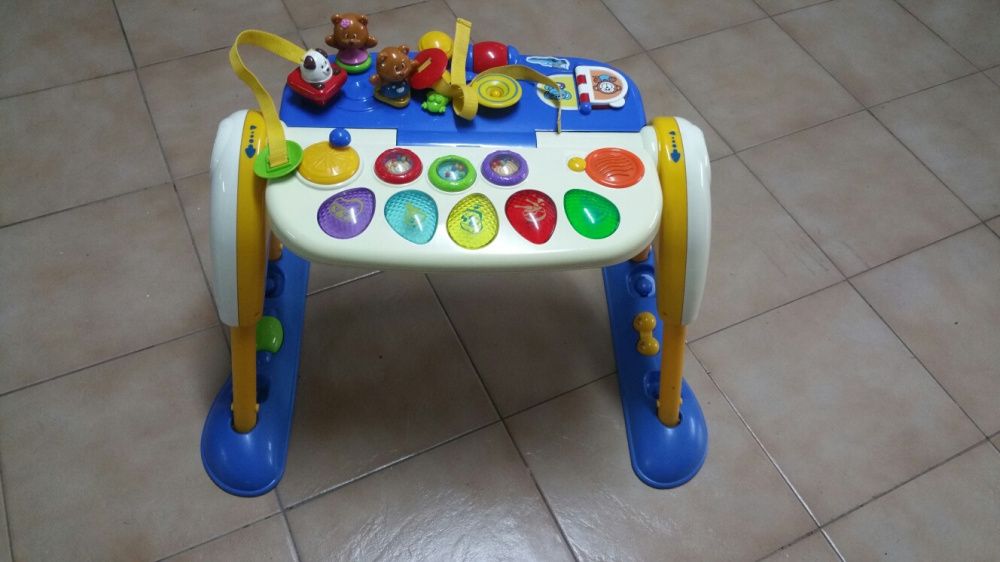 Conjunto de varios brinquedos