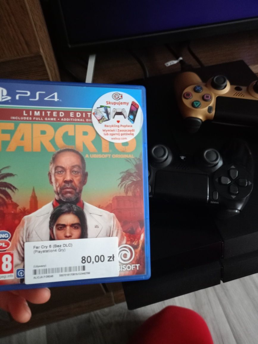 Sprzedam ps 4 dwa pady i 4 gry