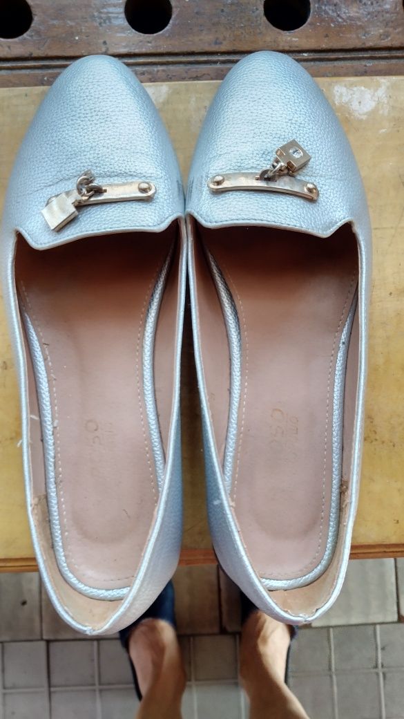 Туфли женские серебристого цвета38раз.