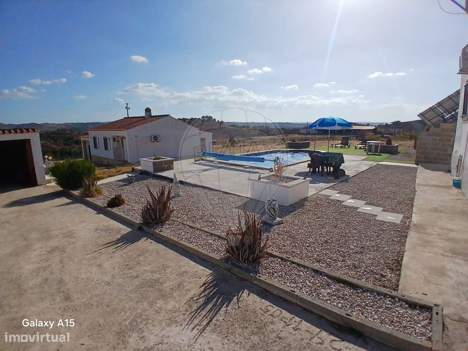 Moradia T4 para venda