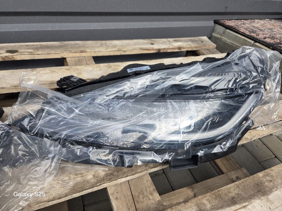 Фари tesla model 3 2024+