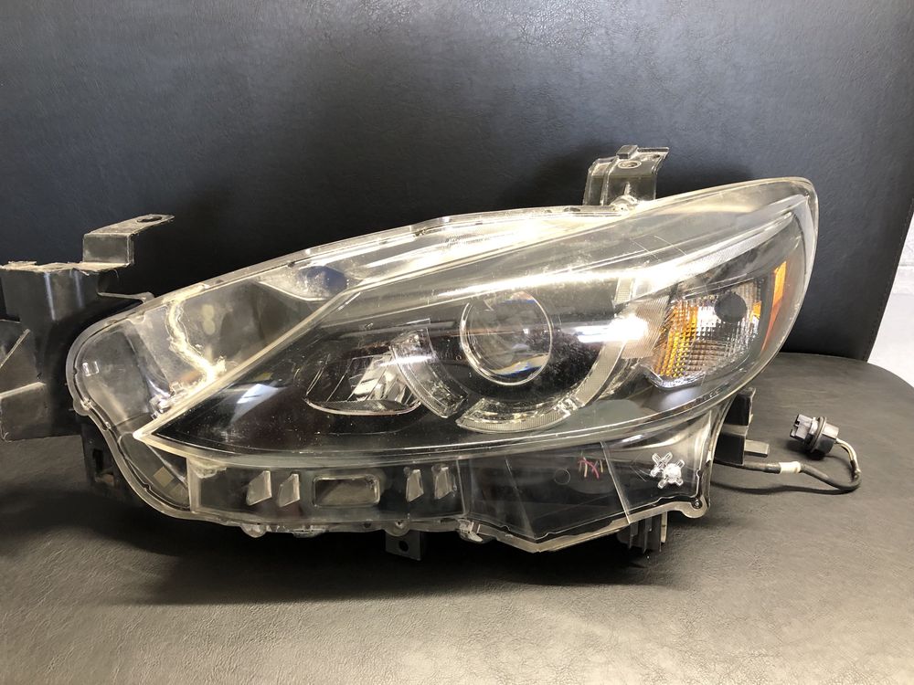 Фары левая правая адаптивная LED MAZDA 6 2012-2018 gmg951041E