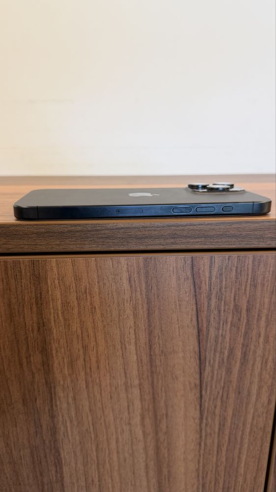 IPhone 15 Pro Max (como novo)