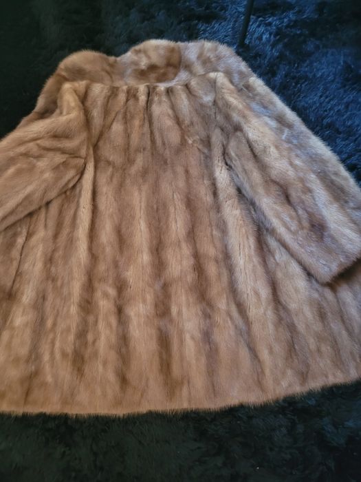 Futro piękne karmelowe norka