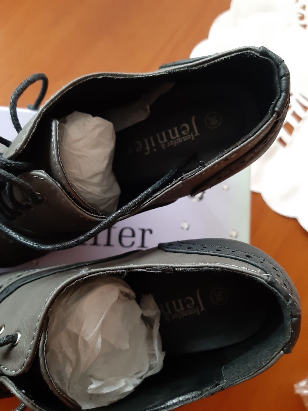 Buty półbuty na obcasie r. 38