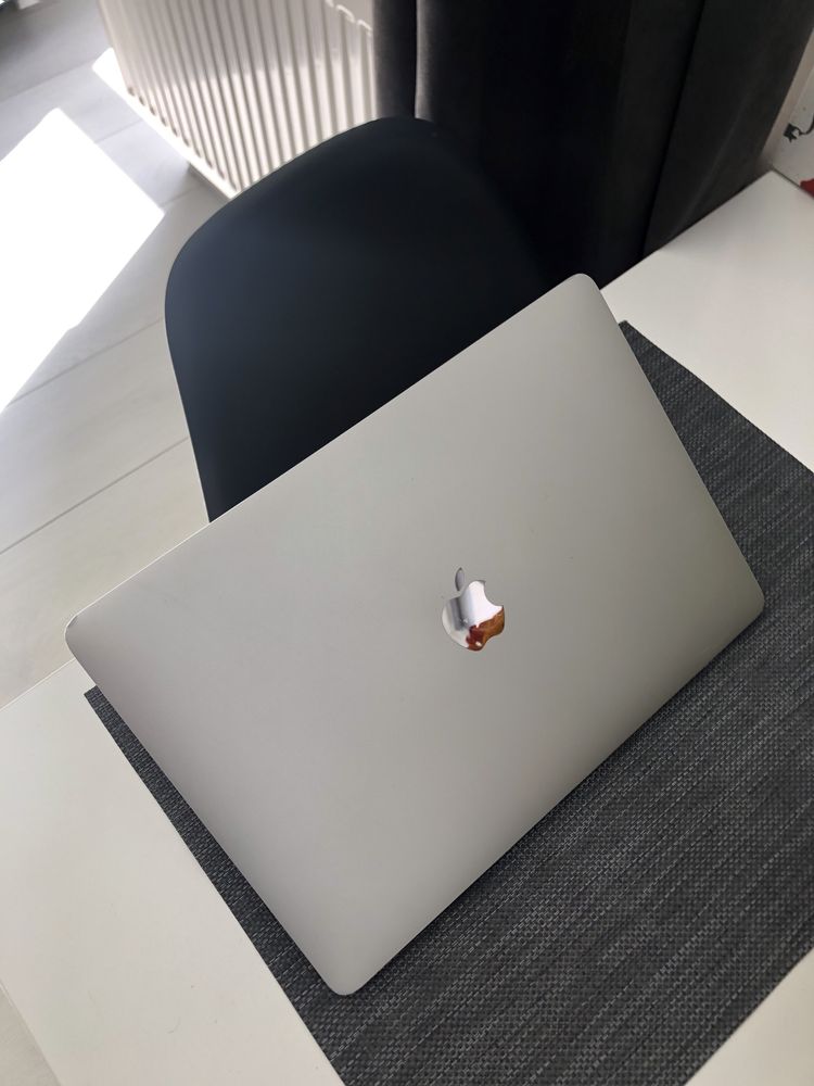 Macbook 13 pro, apple