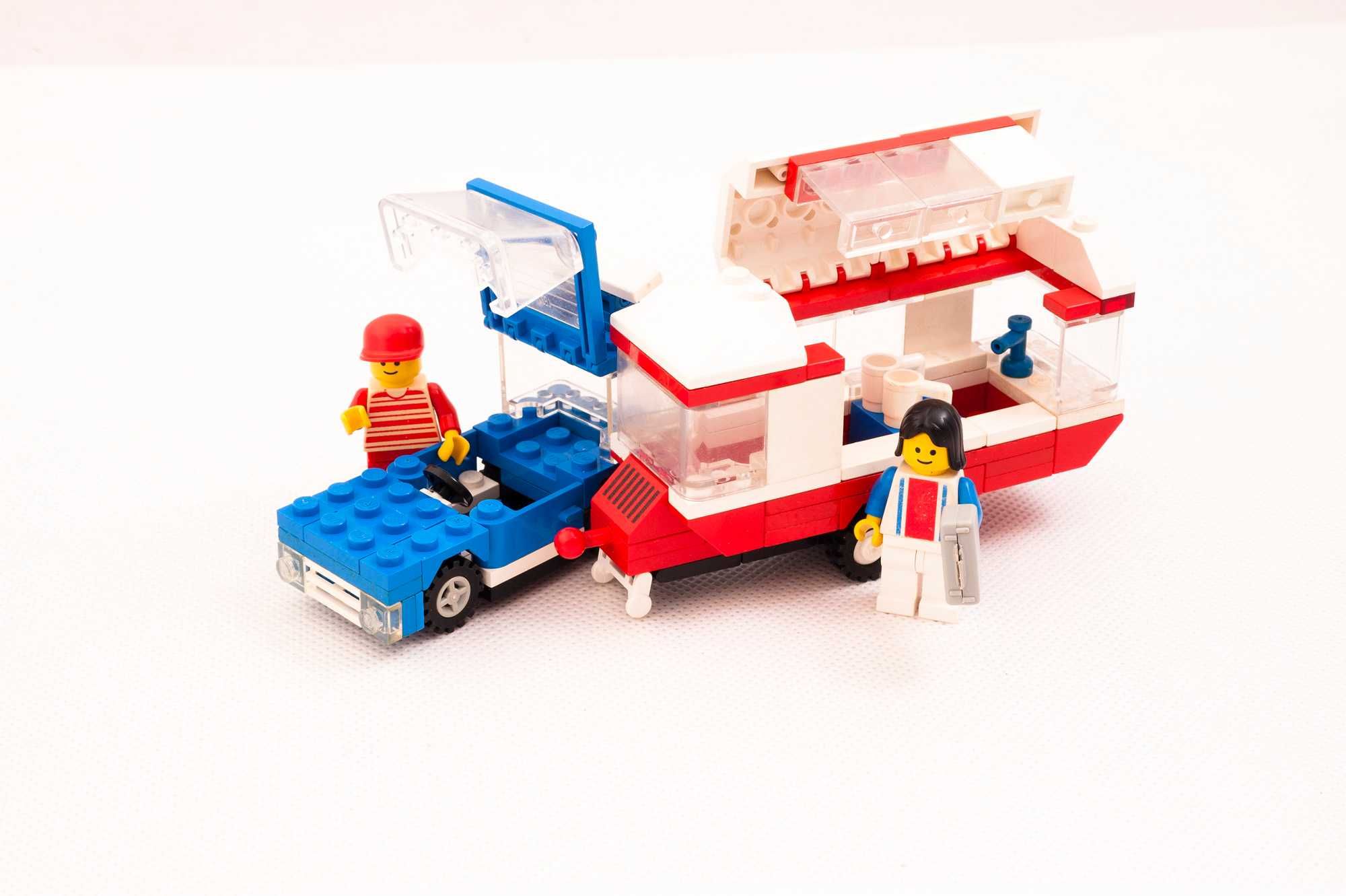 Lego 6590 Vacation camper, Autko z przyczepą kempingową