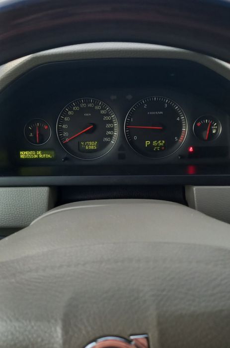 VOLVO XC90 2004 рік