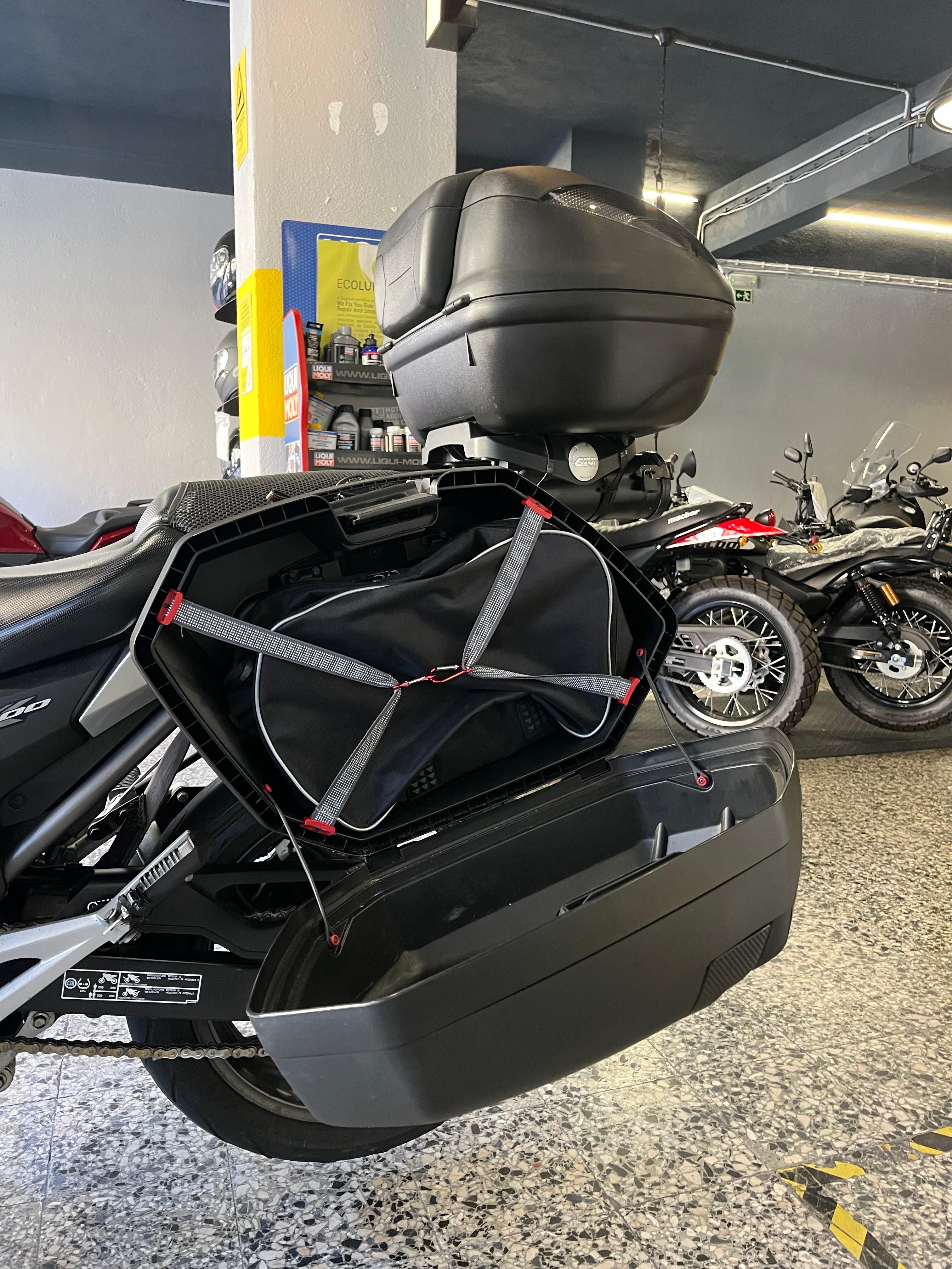 Honda NC DCT (caixa automática)  Muito Estimada e com Extras