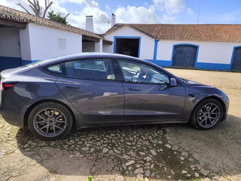 Tesla Model 3 Tração Traseira