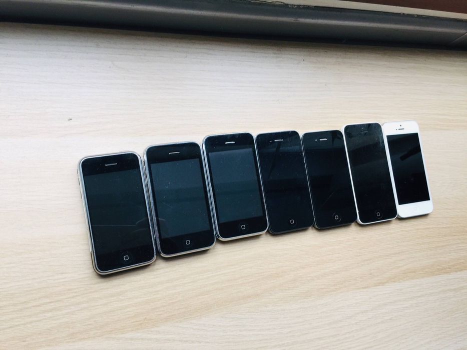 Zestaw kolekcjonerski Apple iPhone 2g