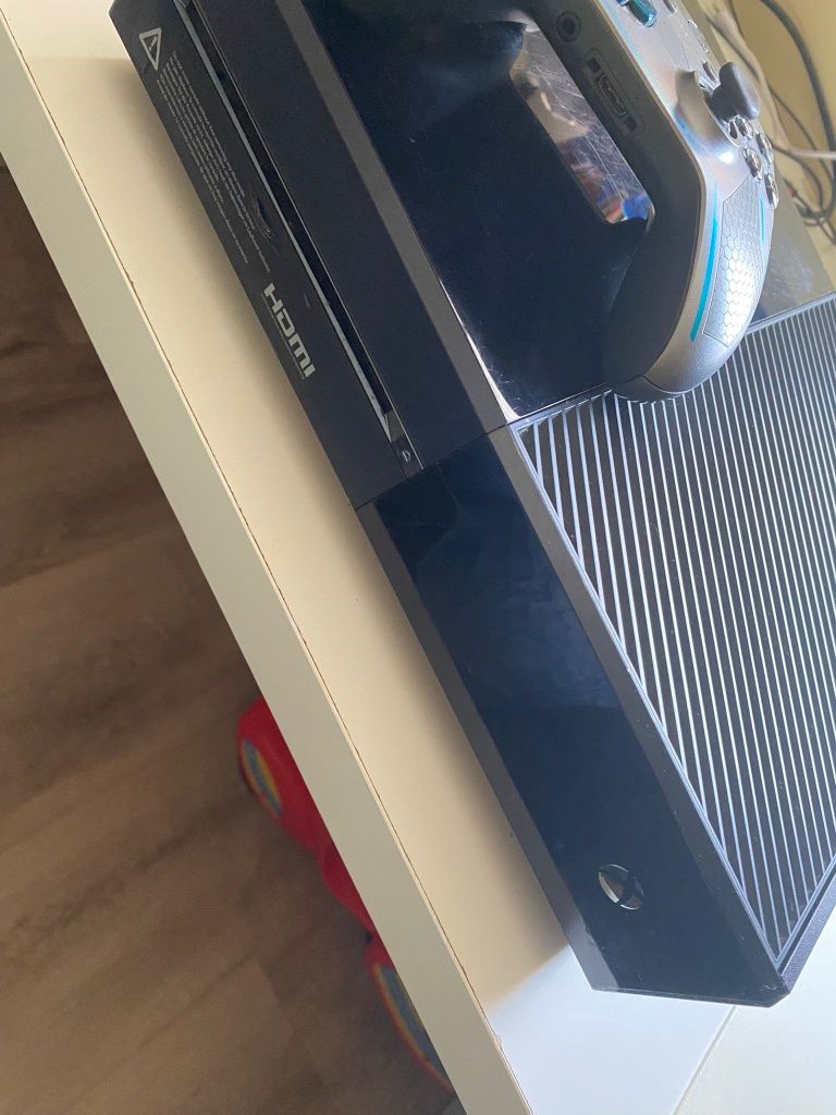 Xbox One c/ comando