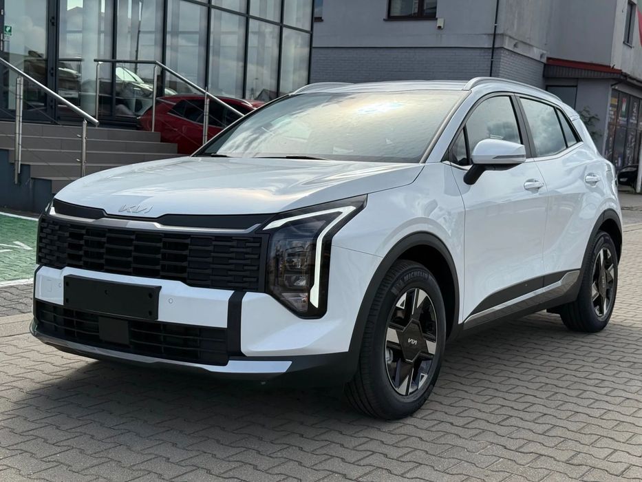 Kia Sportage MY2026 NOWY M + pakiet SMART w kolorze DELUXE WHITE