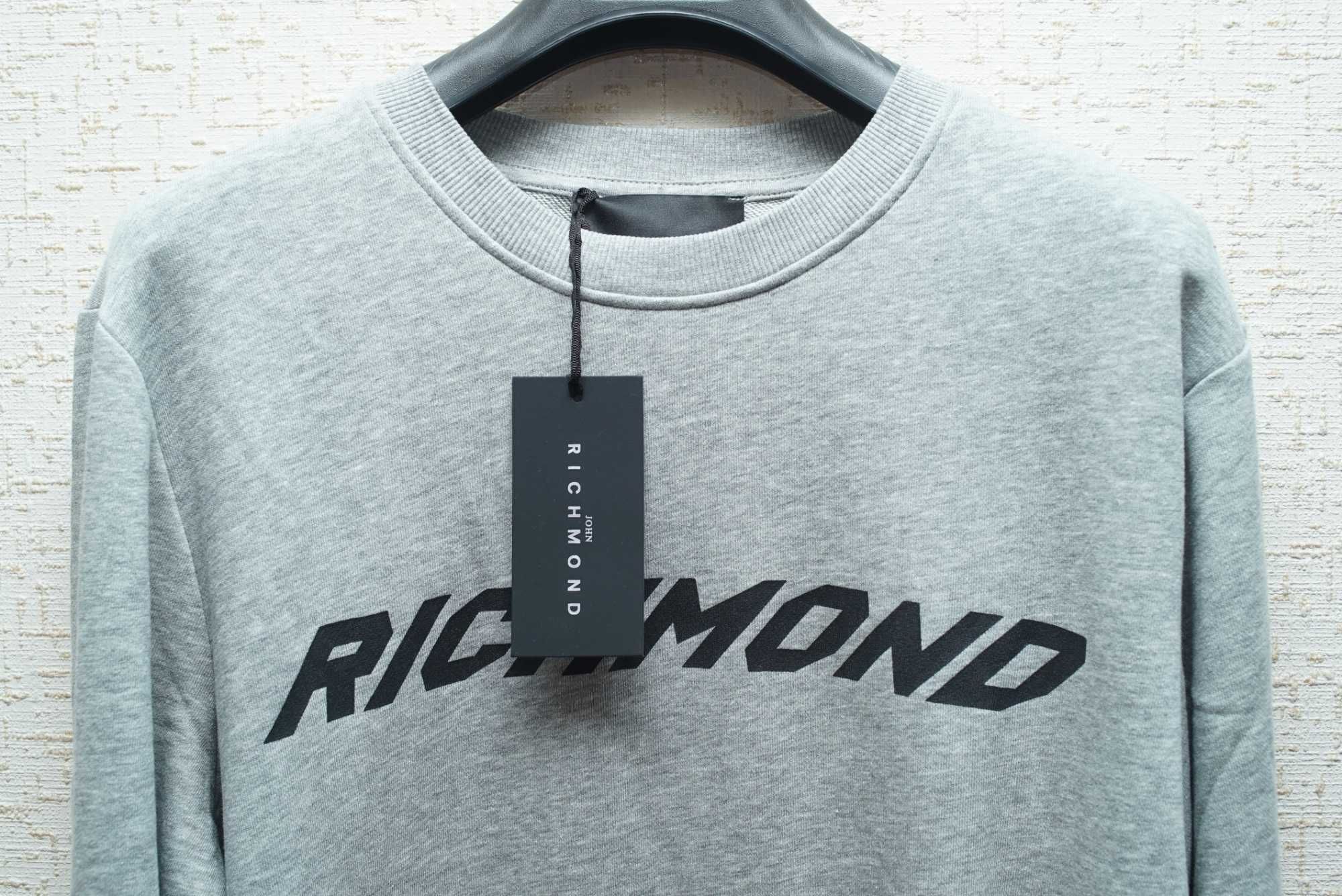 Мужской свитшот JOHN RICHMOND светло серого цвета с принтом.