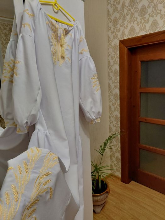Сукня вишита. 46 розмір .Колоски.