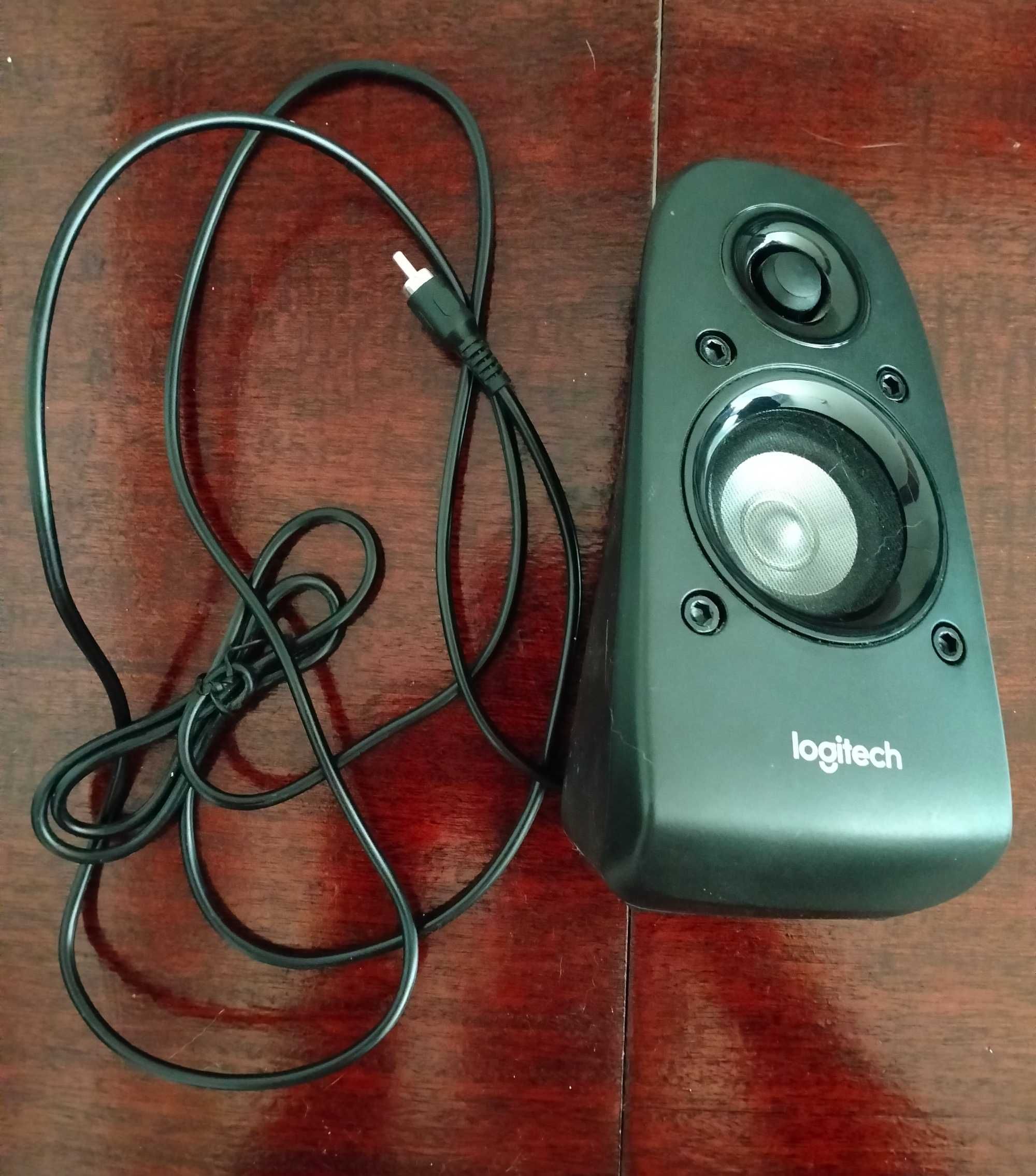 Colunas 5.1 Logitech Z506