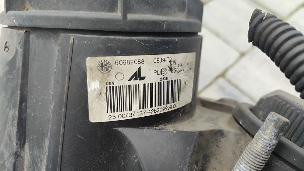 Lampy przednie przód Alfa Romeo 159 Europa Oryginał