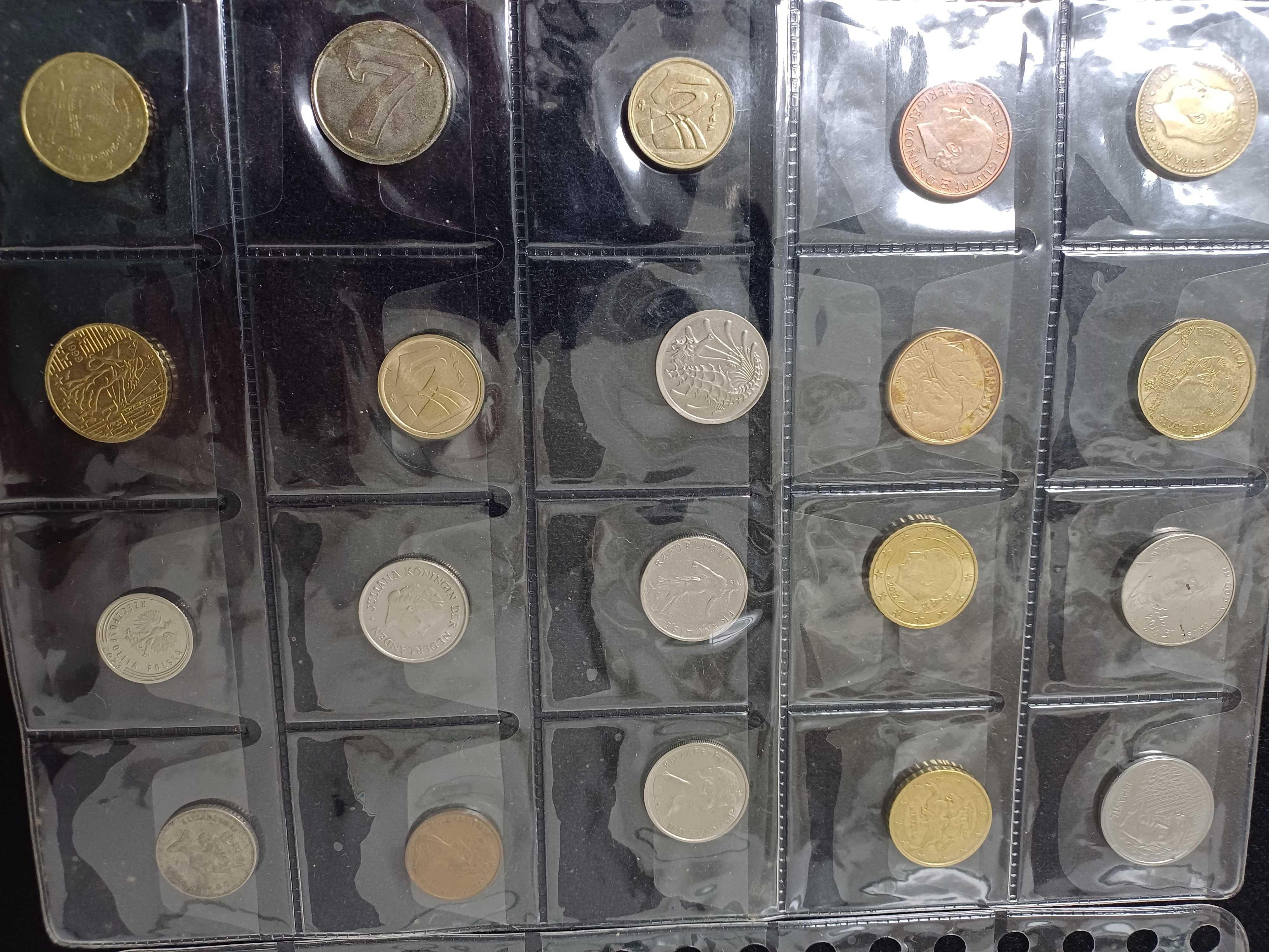 Moedas de vários países 51 unidades