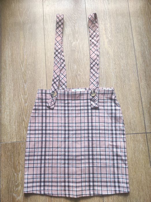 Spódnica mini z szelkami