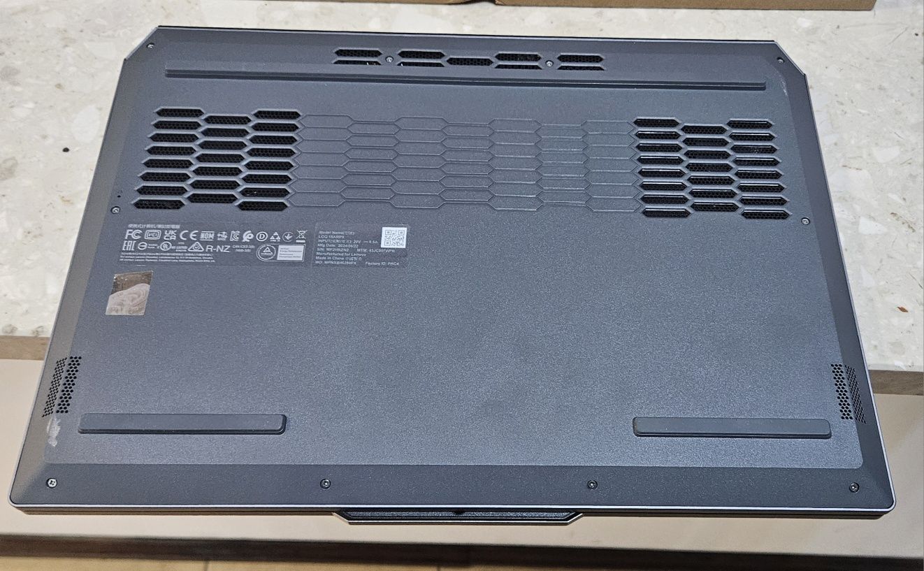 3207/N/24 Laptop Gamingowy Lenovo LOQ 15ARP9 16/512GB