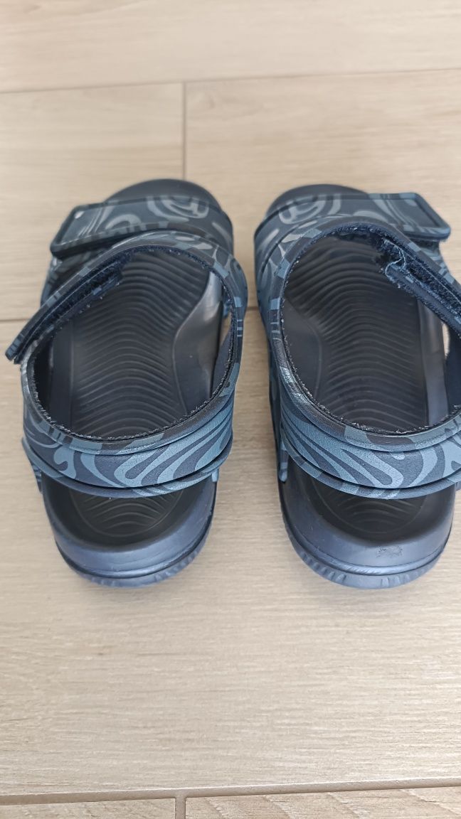 Coccodrillo 32 sandały plażowe