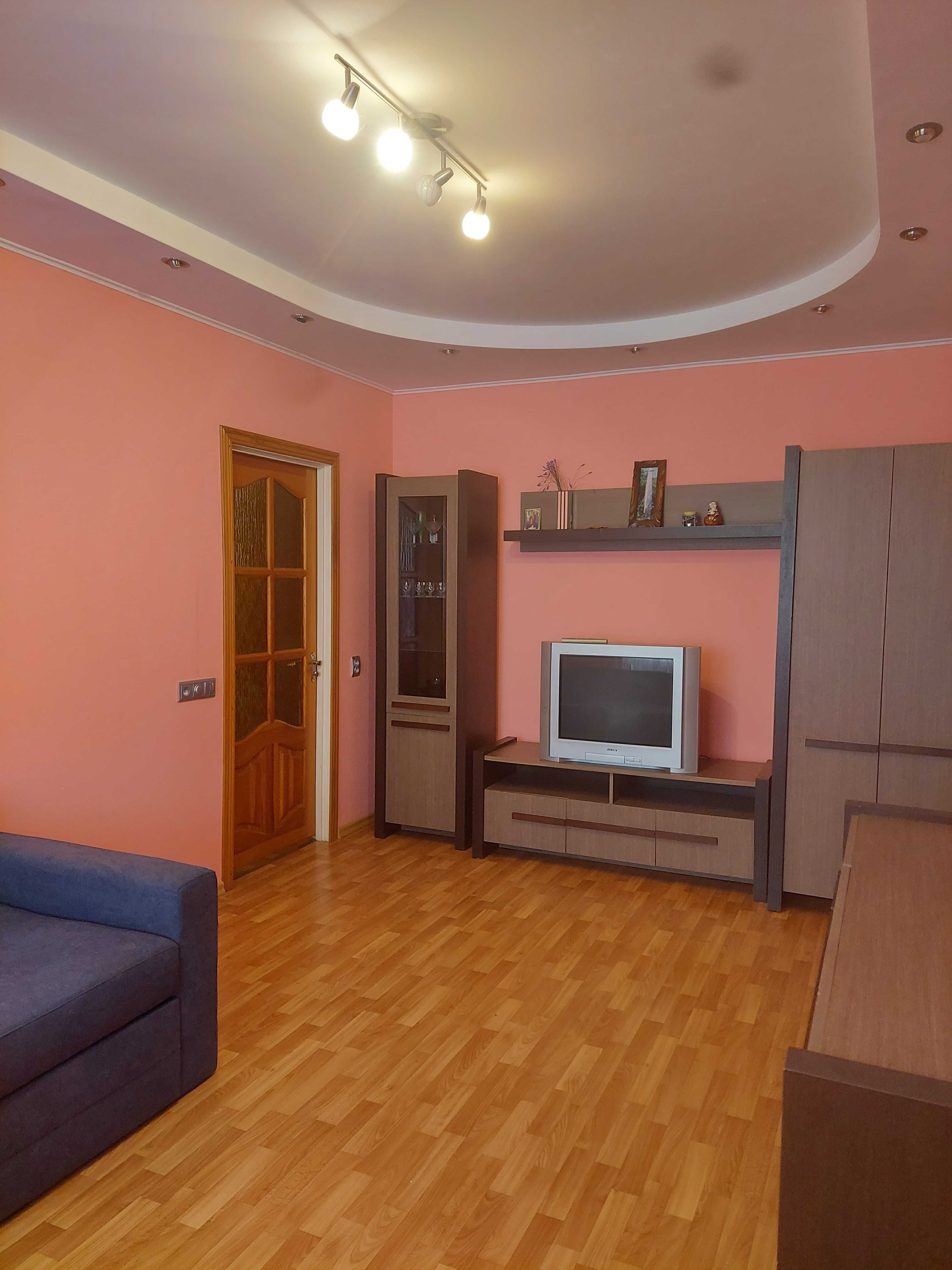 Продається двокімнатна квартира у Боярці з індивідуалкою. 53000$