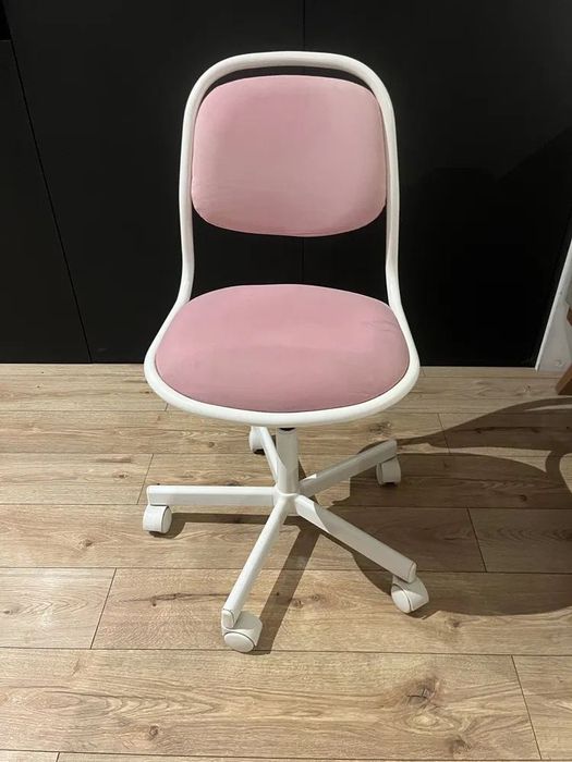 Biurko i krzesło dziecięce Ikea
