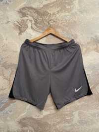 Спортивные шорты Nike Dry fit размер L