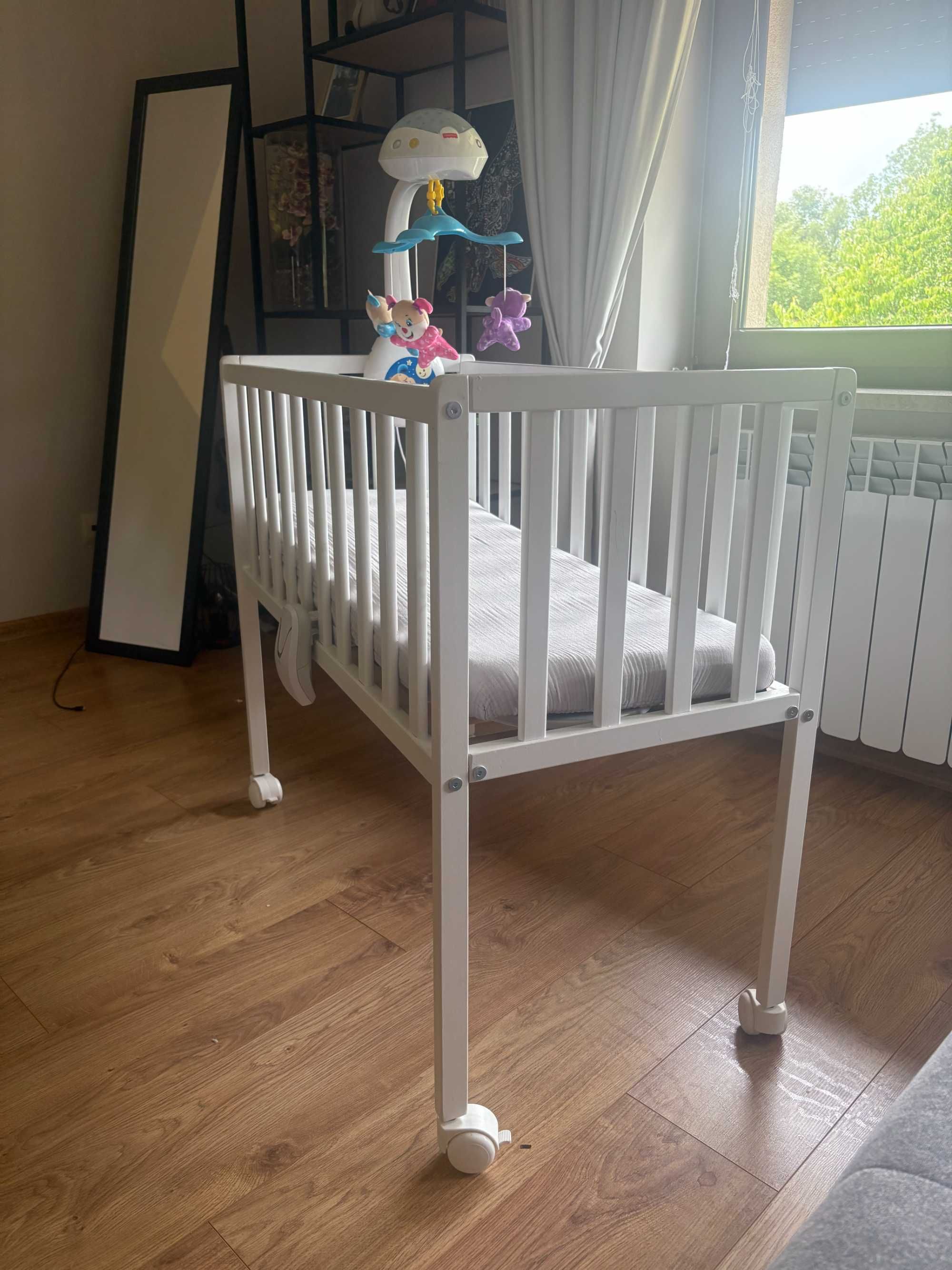 Dostawka Babysense LUNA 7 Mini z monitorem oddechu i karuzelką
