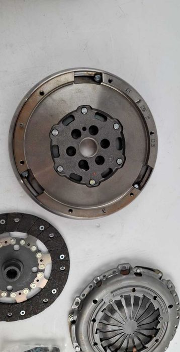 Sprzęgło z kołem dwumasowym LuK Berlingo C2 C3 C4 PEUGEOT/PARTNER