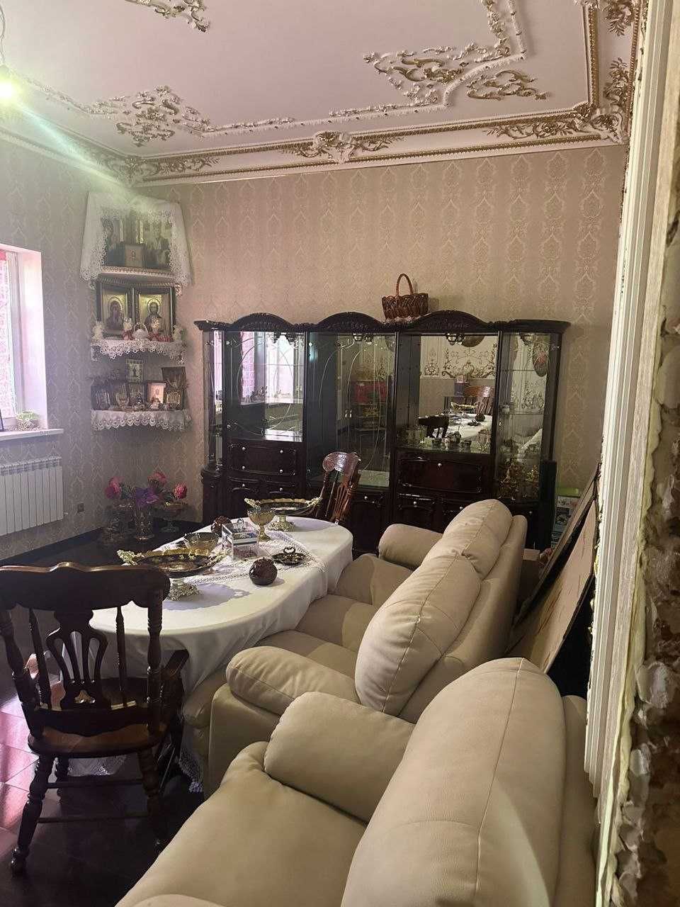 Продам дом Б. Даниловка Киевский р-н, м. Героев Труда