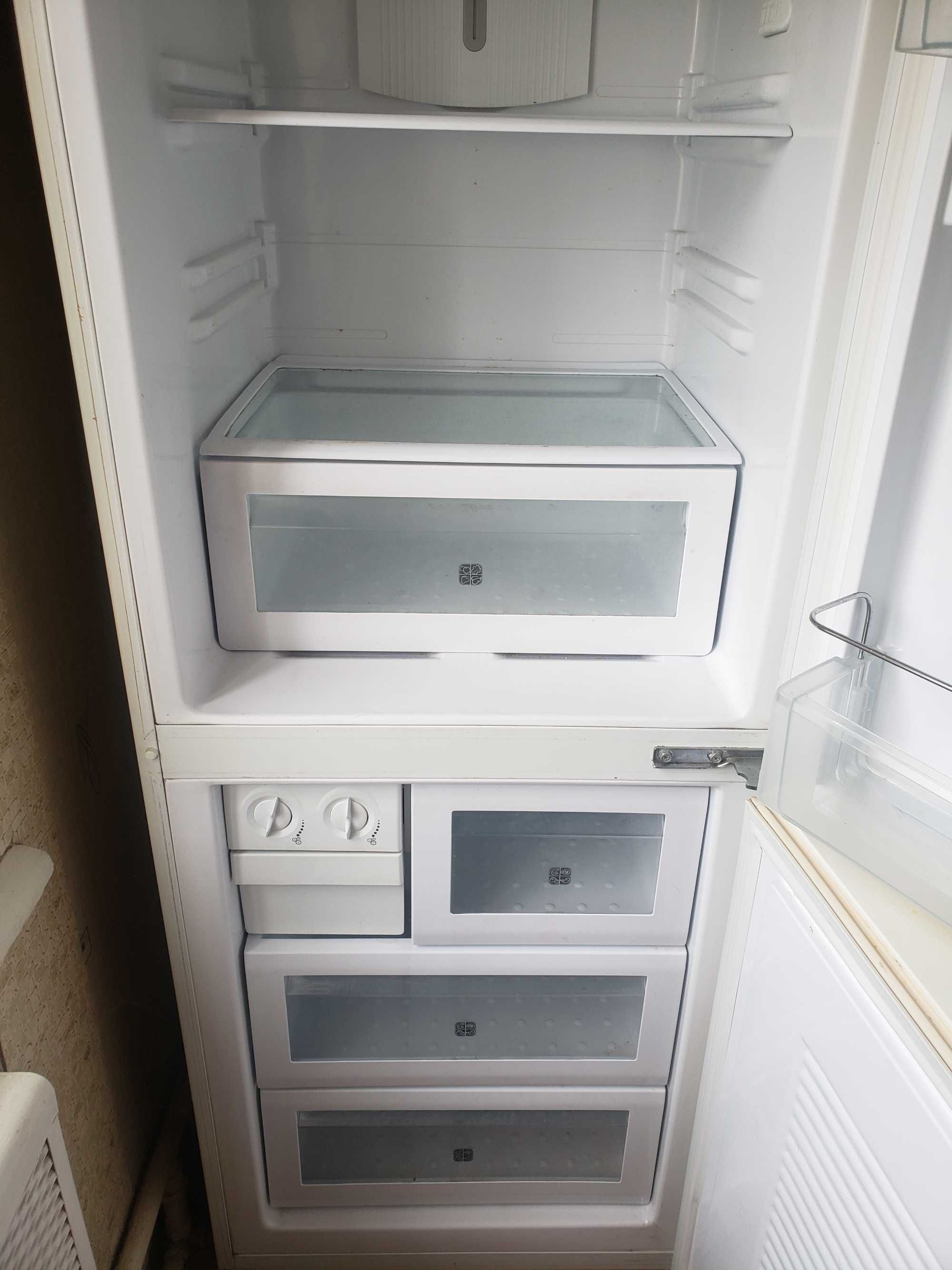 Холодильник SAMSUNG RL33 EASW (no frost)